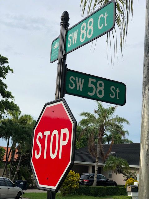 街の風景 署名入り フレーム付き Decorative Street Sign Frame - Custom Vintage Street Signs